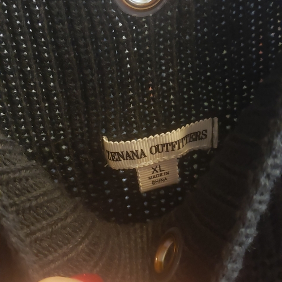 Zealand outfitters Sweater XL oversized, cold shoulder..Hunter Green - Picture 3 of 3